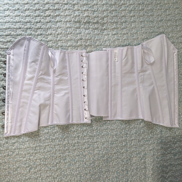 Busk Closure Corset with Matching G-String NWOT - Picture 11 of 16